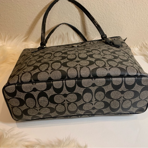 Coach GUC Peyton Signature Zip Top Large Tote Shoulder Bag - Picture 9 of 14